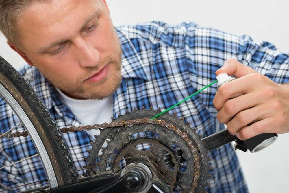 Oiling the ebike chain